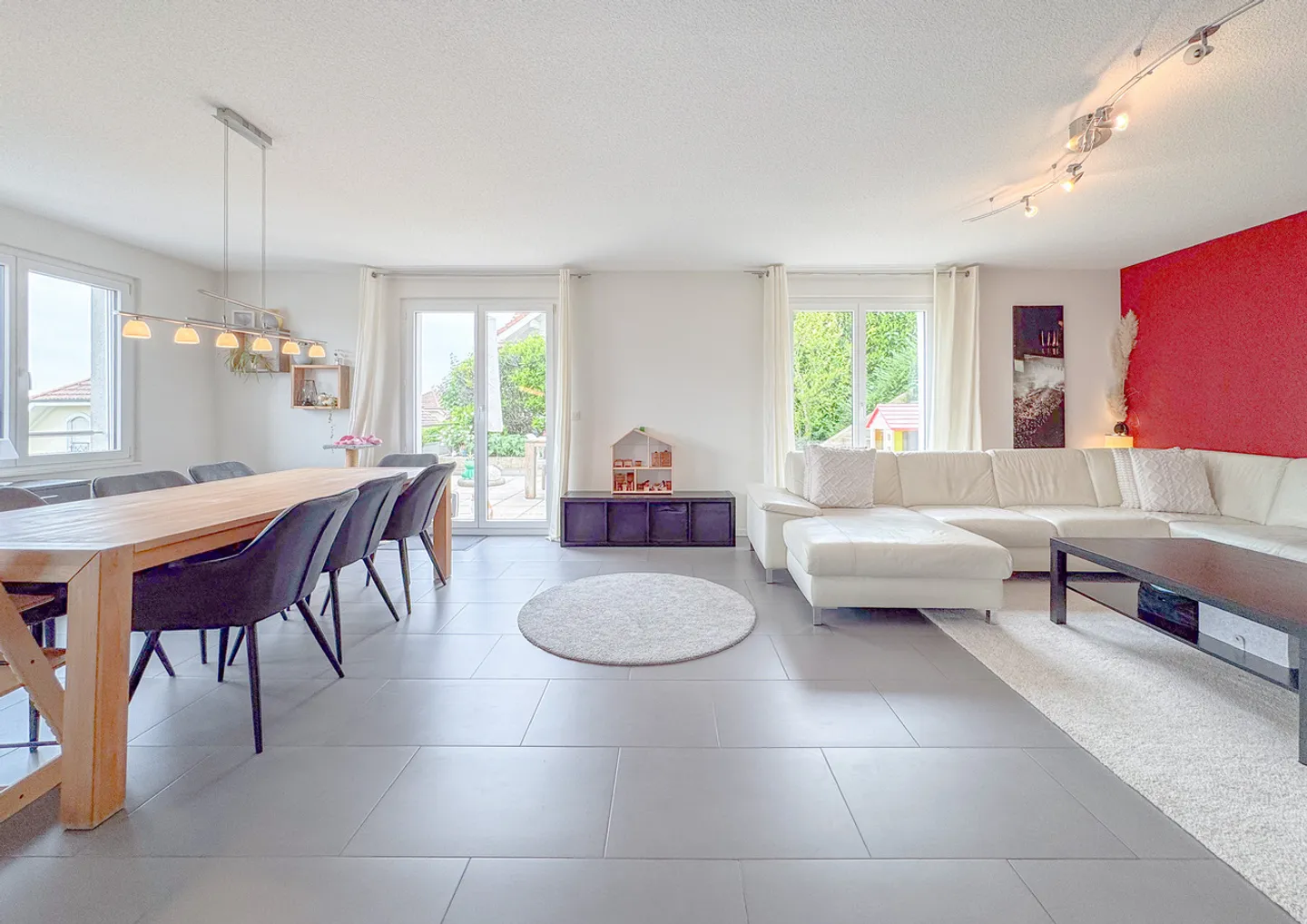 Semi-detached house with 5.5 rooms, garage, 2 terraces and vineyards - Photo 3 of 29