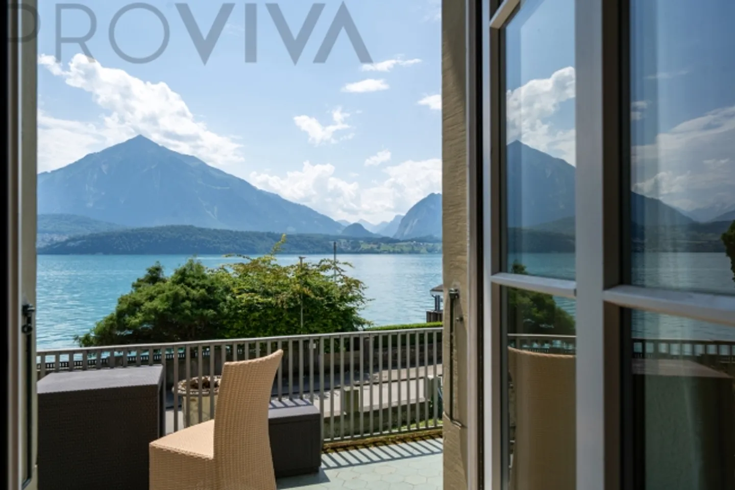 Classiquement élégant avec vue sur le lac Propriété historique à Gunten - Photo 10 sur 16