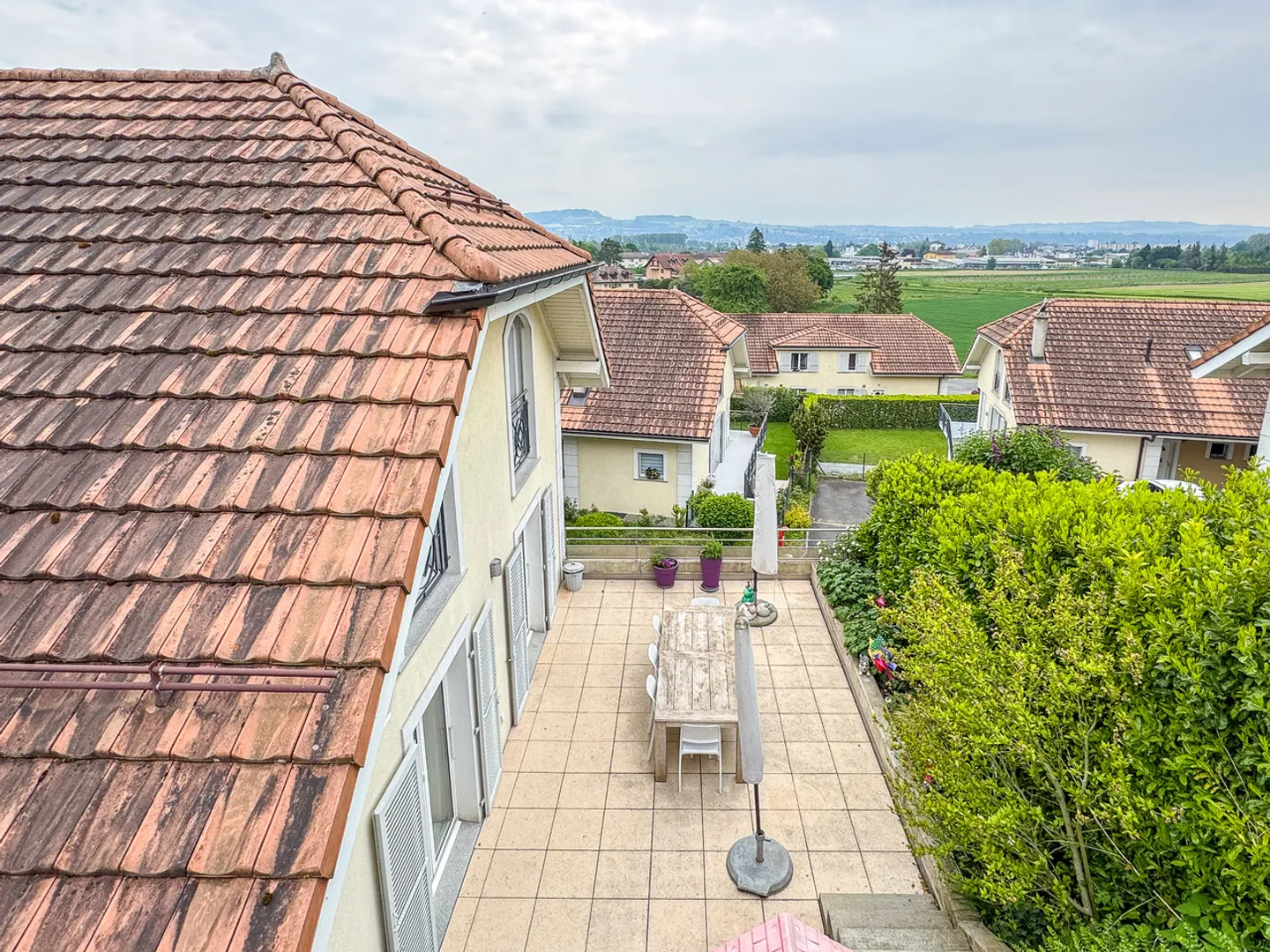 Semi-detached house with 5.5 rooms, garage, 2 terraces and vineyards - Photo 24 of 29