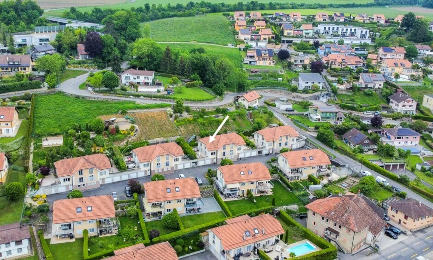 Semi-detached house with 5.5 rooms, garage, 2 terraces and vineyards - Photo 27 of 29