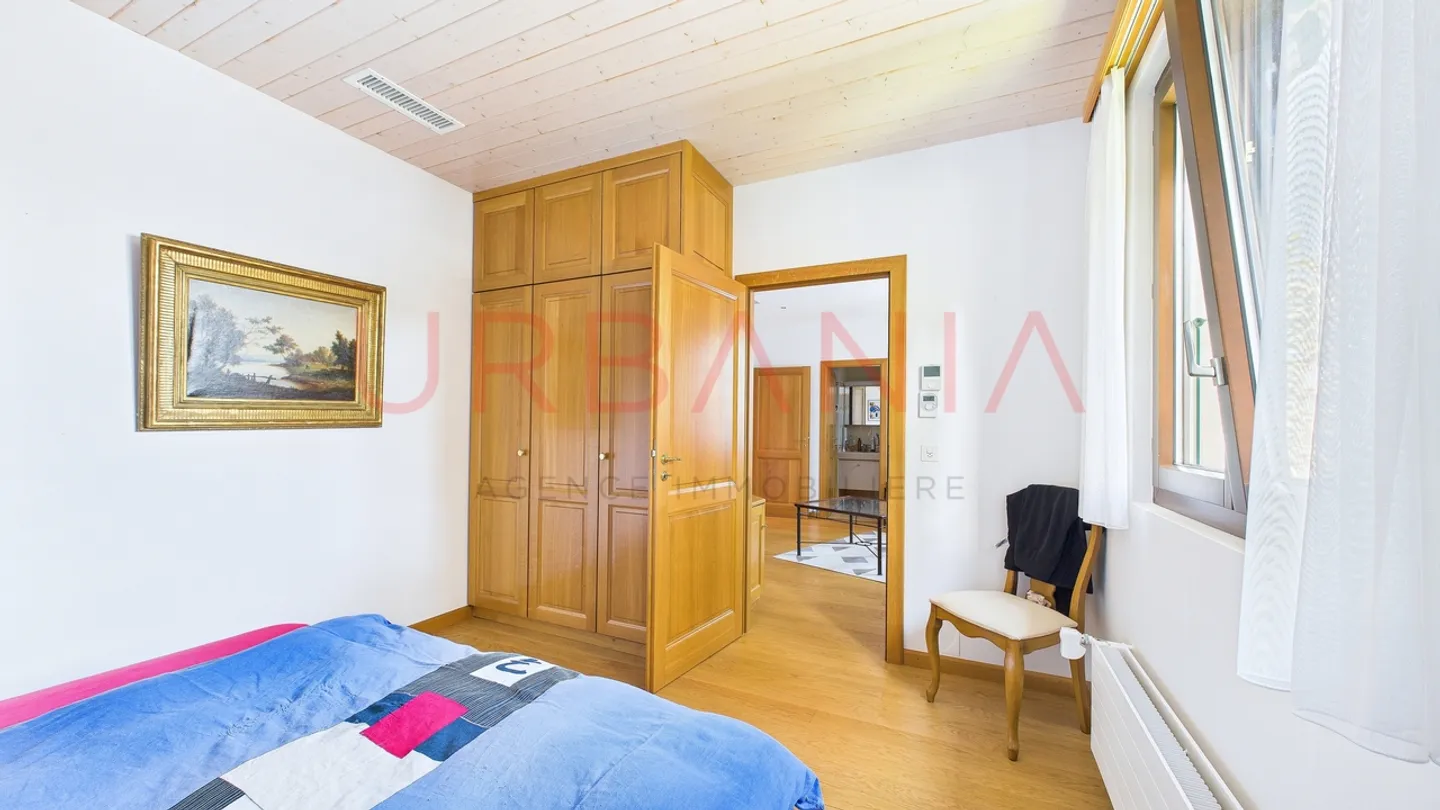 Casa con 14 stanze - Foto 6 di 10
