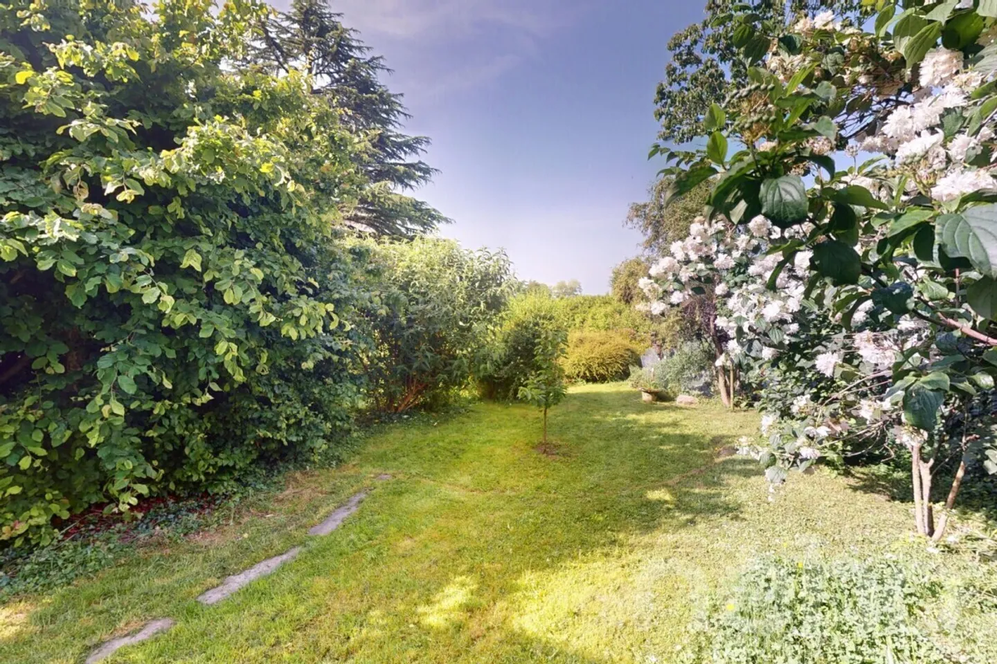 Casa ristrutturata con giardino in una posizione eccezionale - Foto 5 di 12