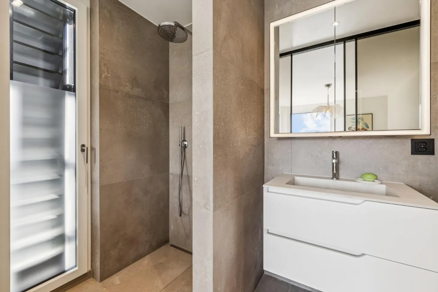 Modern apartment of high standard in the heart of Vésenaz - Photo 11 of 13