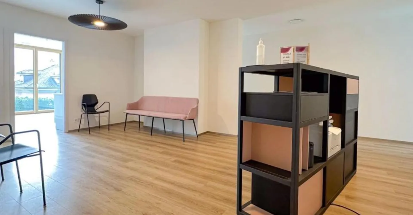 Espace de Bureau Moderne à Sierre - Photo 3 sur 13