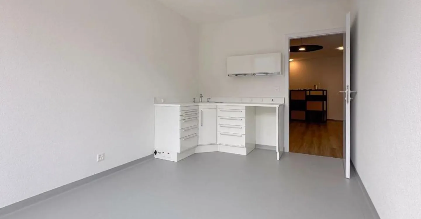 Espace de Bureau Moderne à Sierre - Photo 6 sur 13