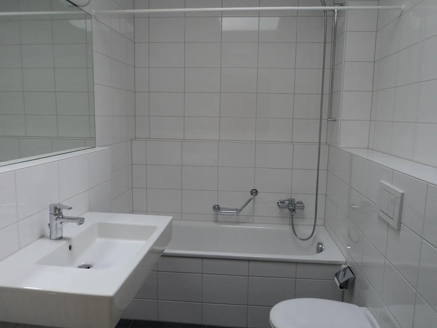 Vivere nel verde a Binningen - Appartamento duplex di 4,5 locali con garage - Foto 10 di 13