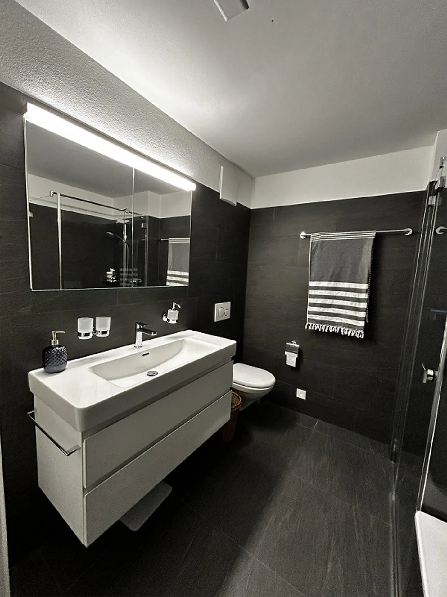 Moderne 2.5-Zimmer-Wohnung in Mels - Foto 2 von 12