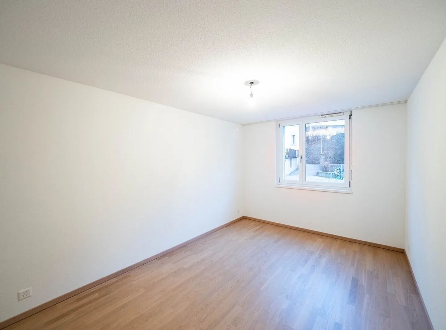 Appartamento 2,5 locali con terrazza! - Foto 9 di 13