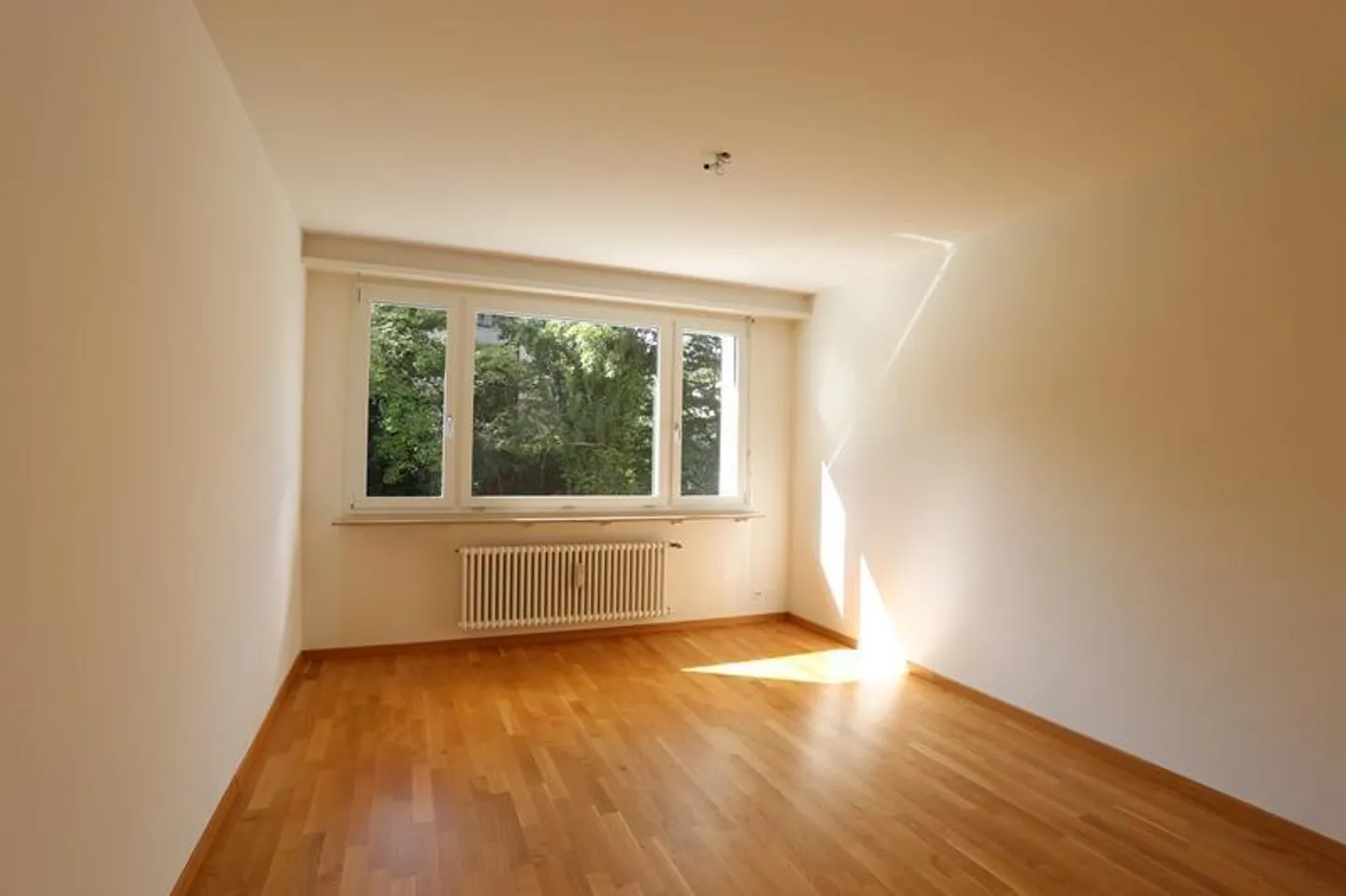Vivere nel verde a Binningen - Appartamento duplex di 4,5 locali con garage - Foto 8 di 13