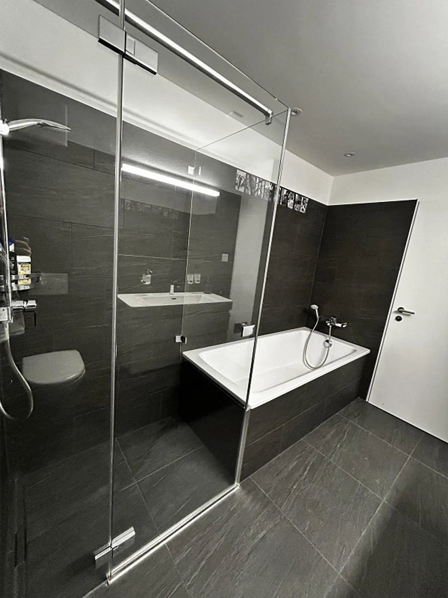 Moderne 2.5-Zimmer-Wohnung in Mels - Foto 3 von 12