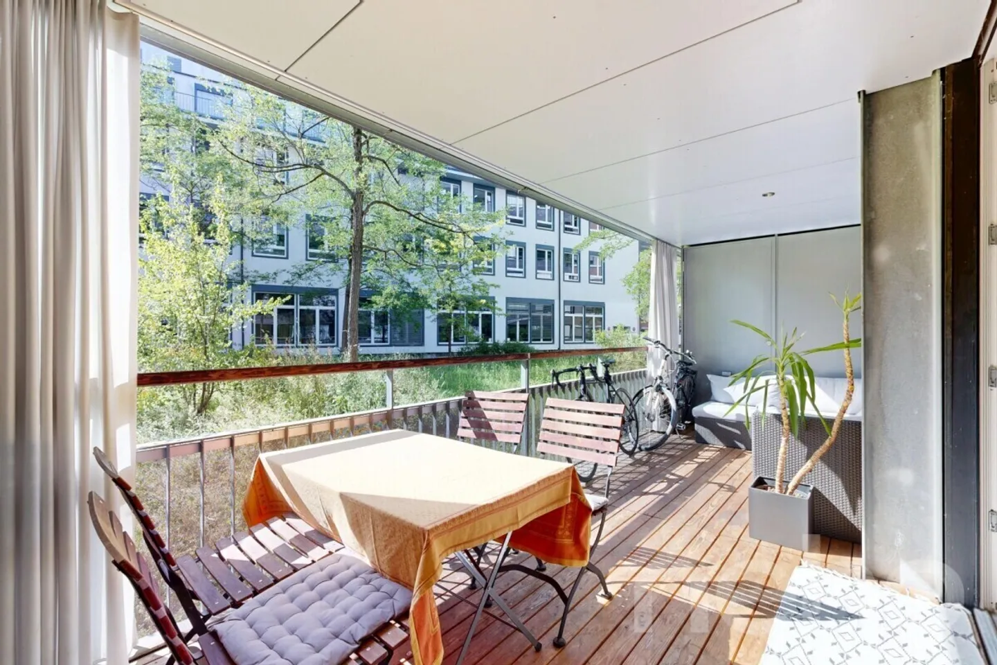 Appartement Duplex Spacieux à Zurich - Photo 3 sur 12
