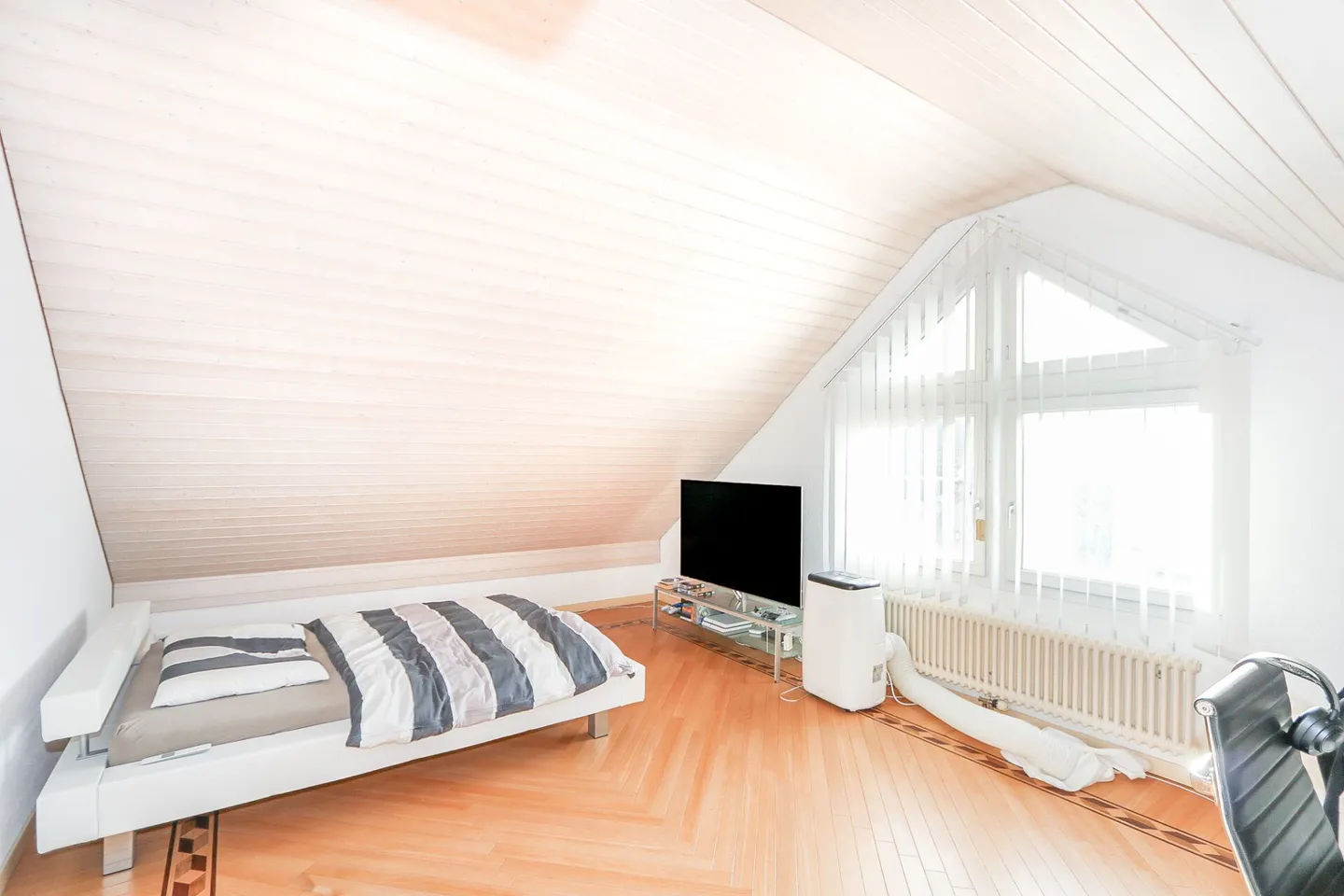 Vivere con eleganza in una casa unifamiliare di 6 stanze a Bättwil - Foto 17 di 18