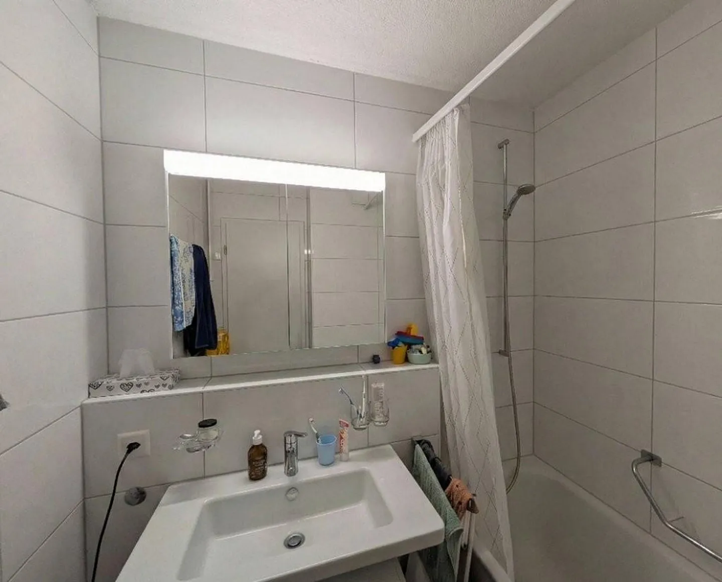 Quiet living in a central location - Photo 3 of 8