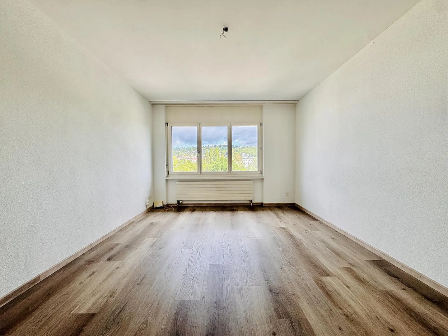 Geräumige Maisonette mit Parkplatz - Foto 9 von 15