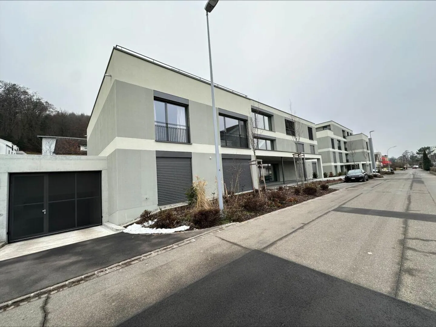 Comfort abitativo contemporaneo con arredi di alta qualità e terrazza soleggiata - Foto 1 di 9