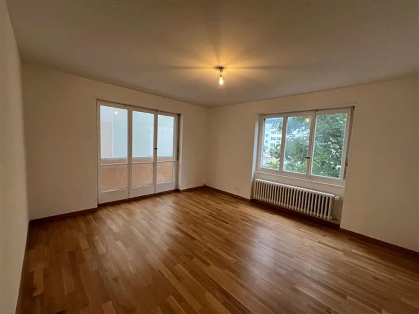 Completely renovated apartment just a stone's throw from the city - Photo 4 of 6