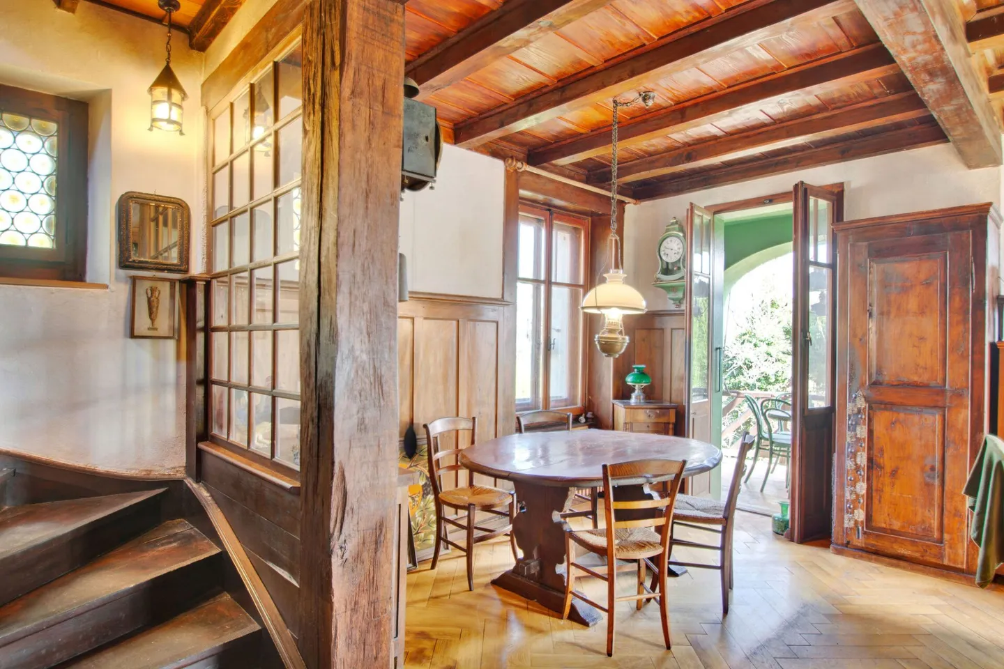 Montmollin, proprietà affascinante con vista sul lago e annessi - Foto 4 di 20