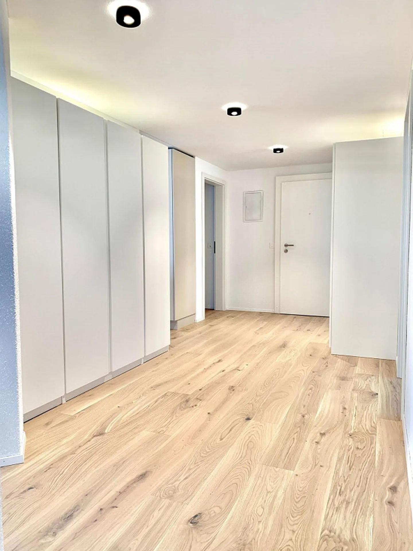 5 Room Apartment - Photo 5 of 5