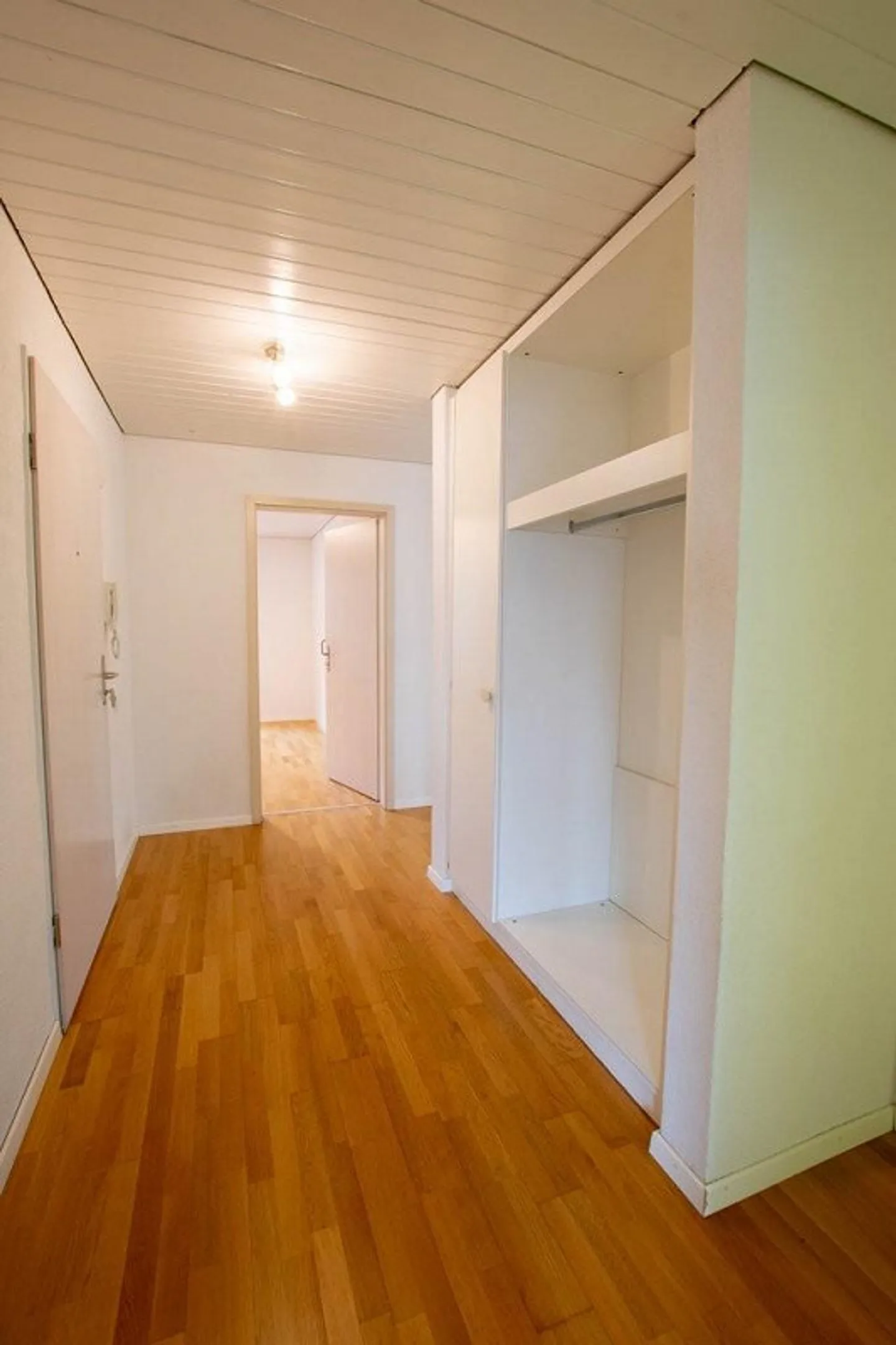 Modern Apartment in Kirchberg - Photo 4 of 8