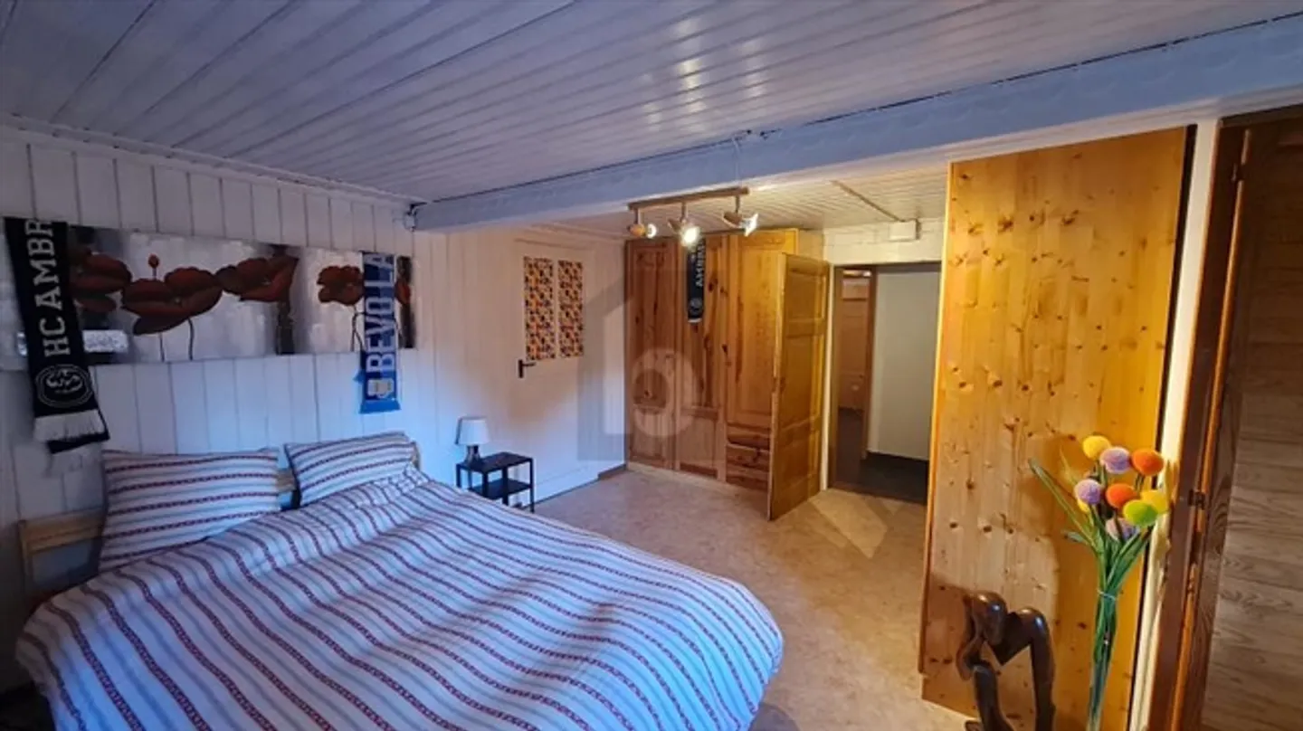 Geräumiges Chalet mit Terrasse - Foto 3 von 6