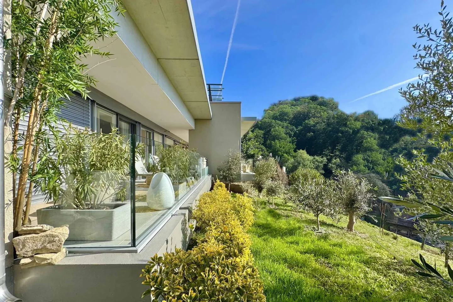 Luxury Apartment by Lake Biel - Photo 5 of 13
