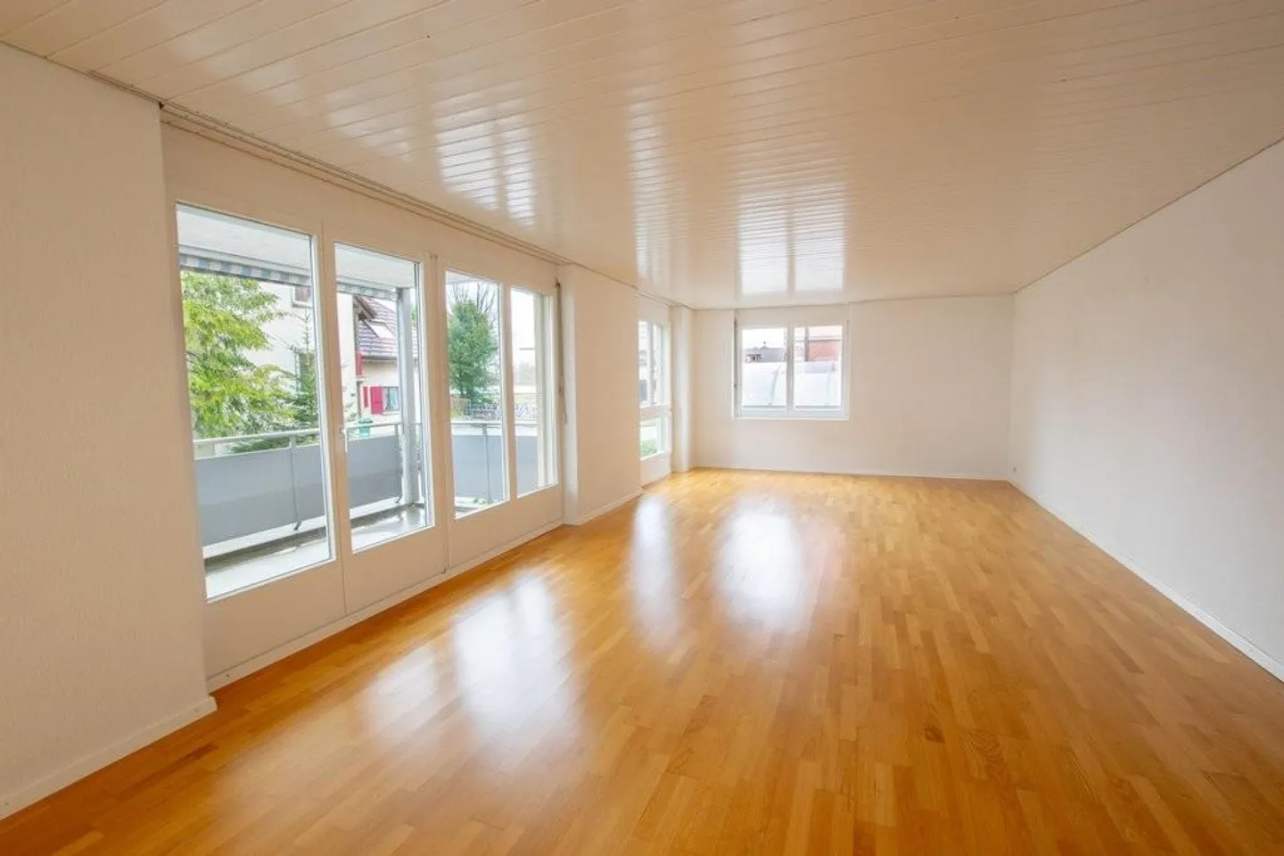 Modern Apartment in Kirchberg - Photo 2 of 8