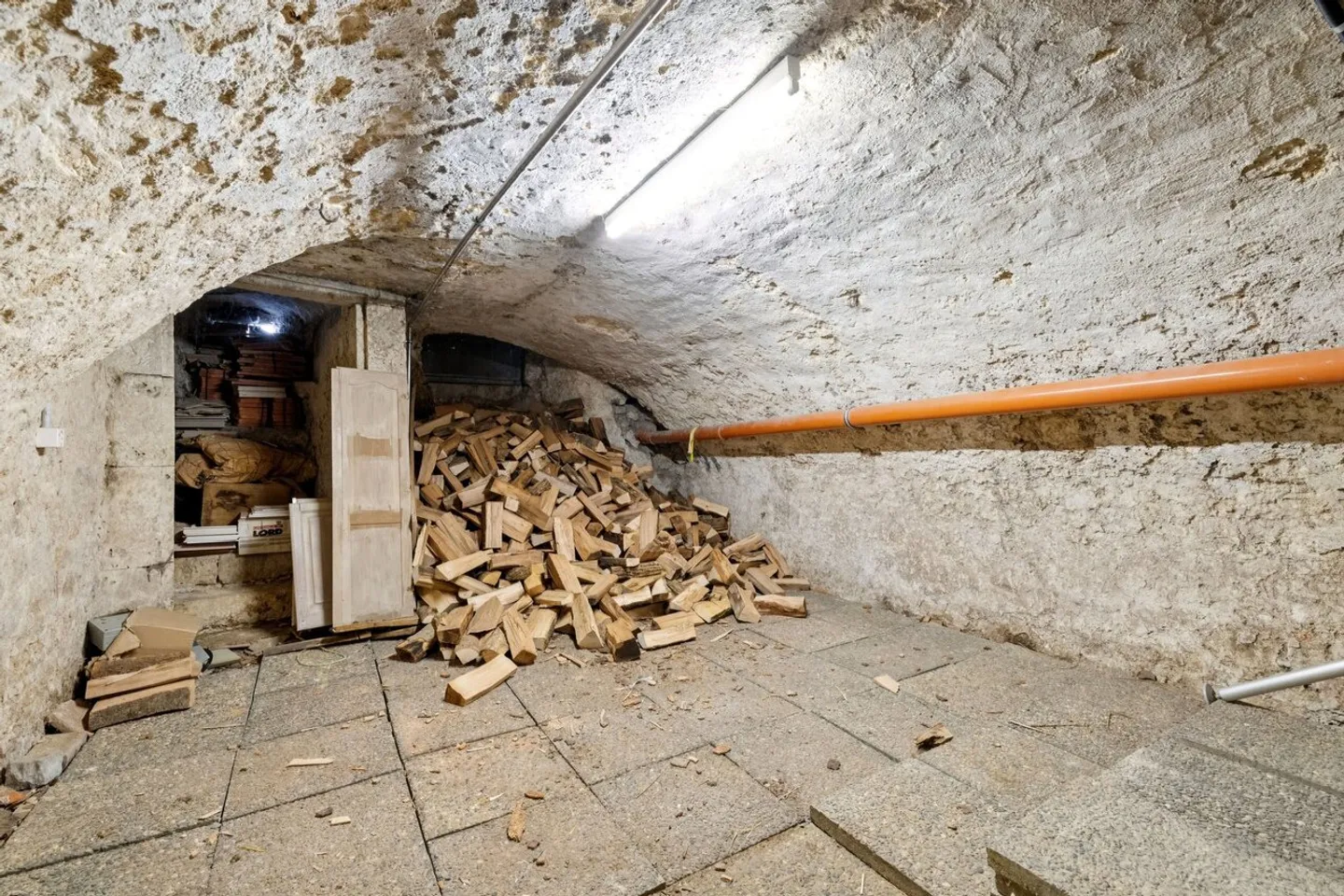 Charmantes und geräumiges Stadthaus, komplett renoviert. - Foto 10 von 11