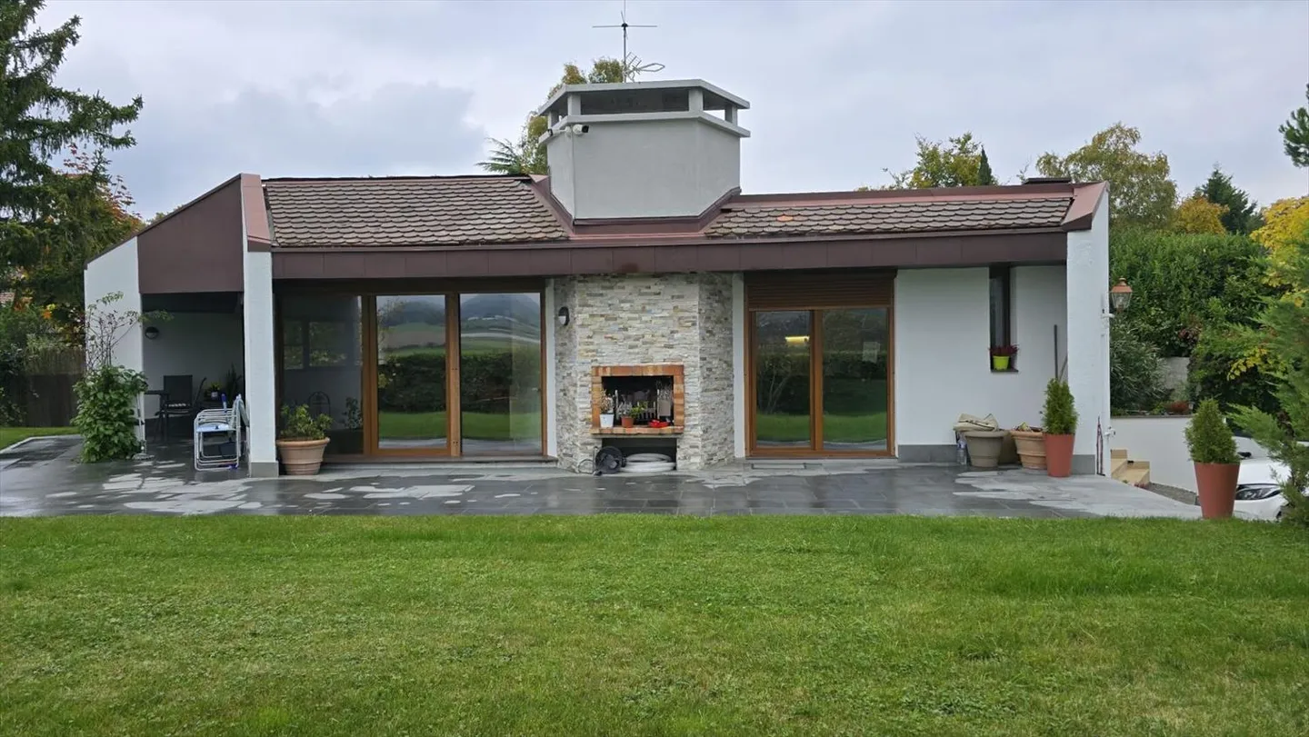 Villa progettata da un architetto - Foto 5 di 13