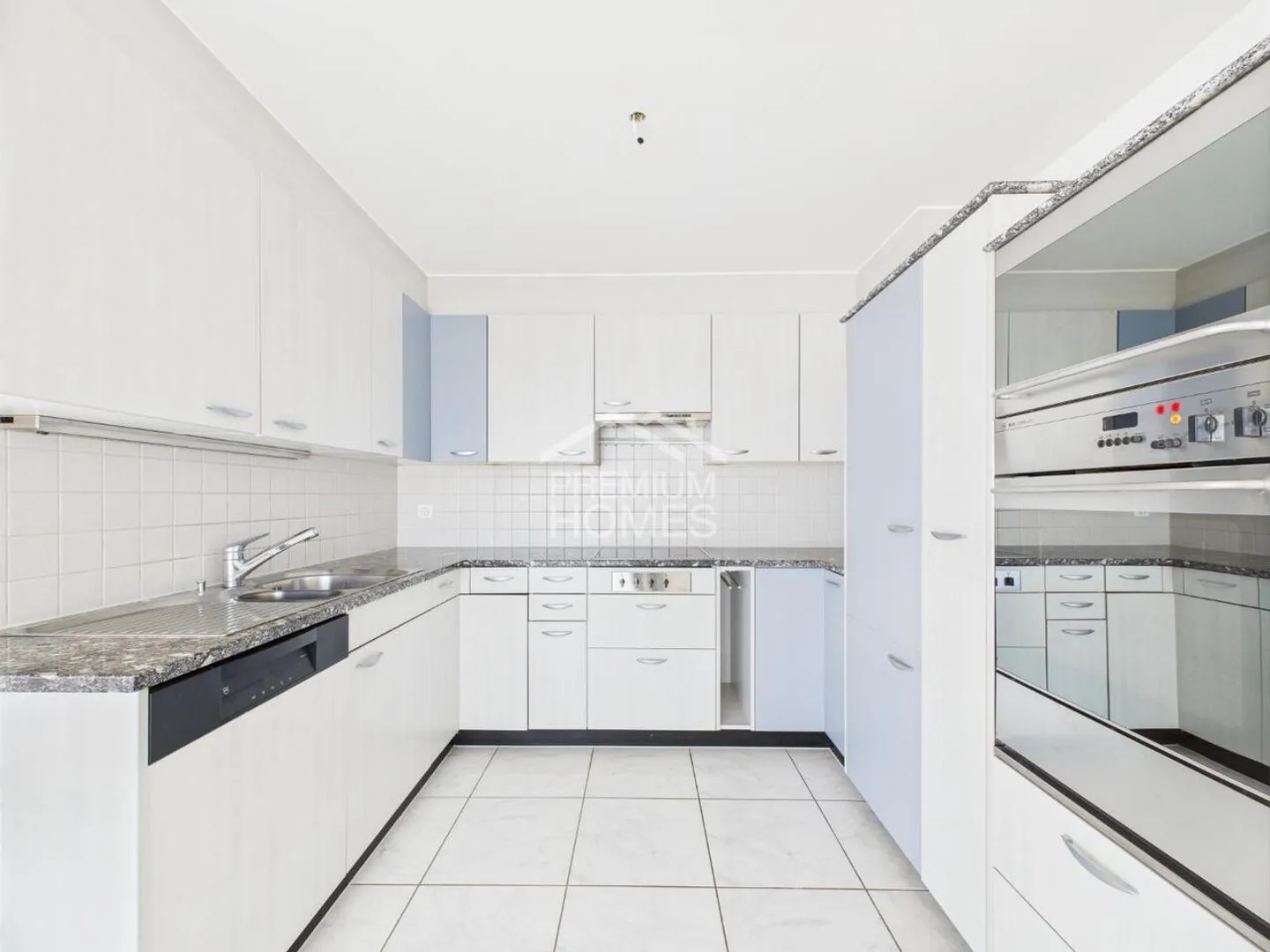 MISS BÄCH - OASIS DE VIE AVEC VUE SUR LE LAC - Photo 3 sur 5