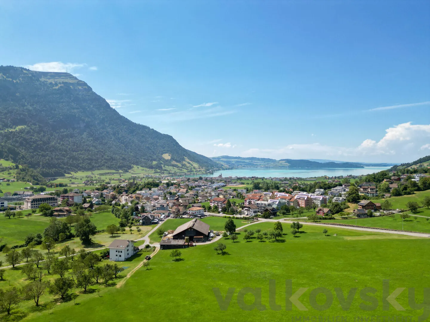 Grand appartement dans un emplacement central avec vue sur la montagne - Photo 2 sur 8
