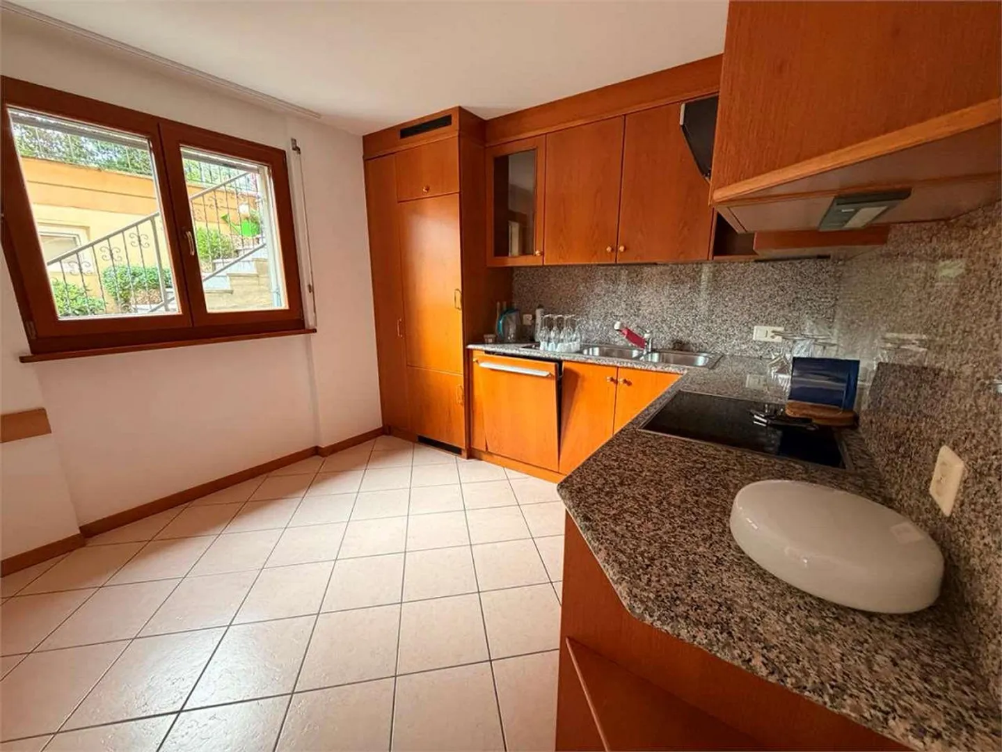 Apartment for Rent with Garden - Photo 6 of 13