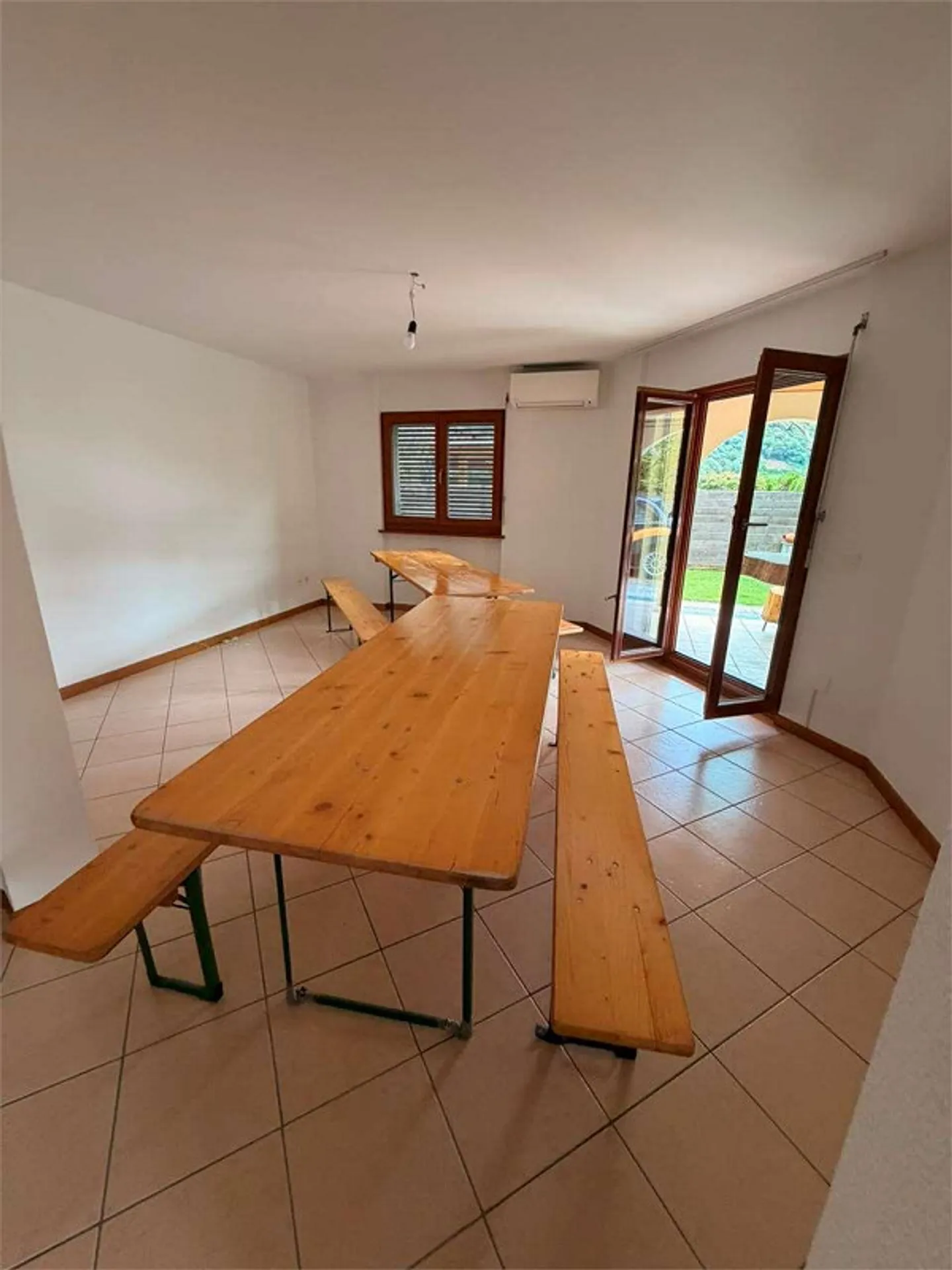 Apartment for Rent with Garden - Photo 9 of 13