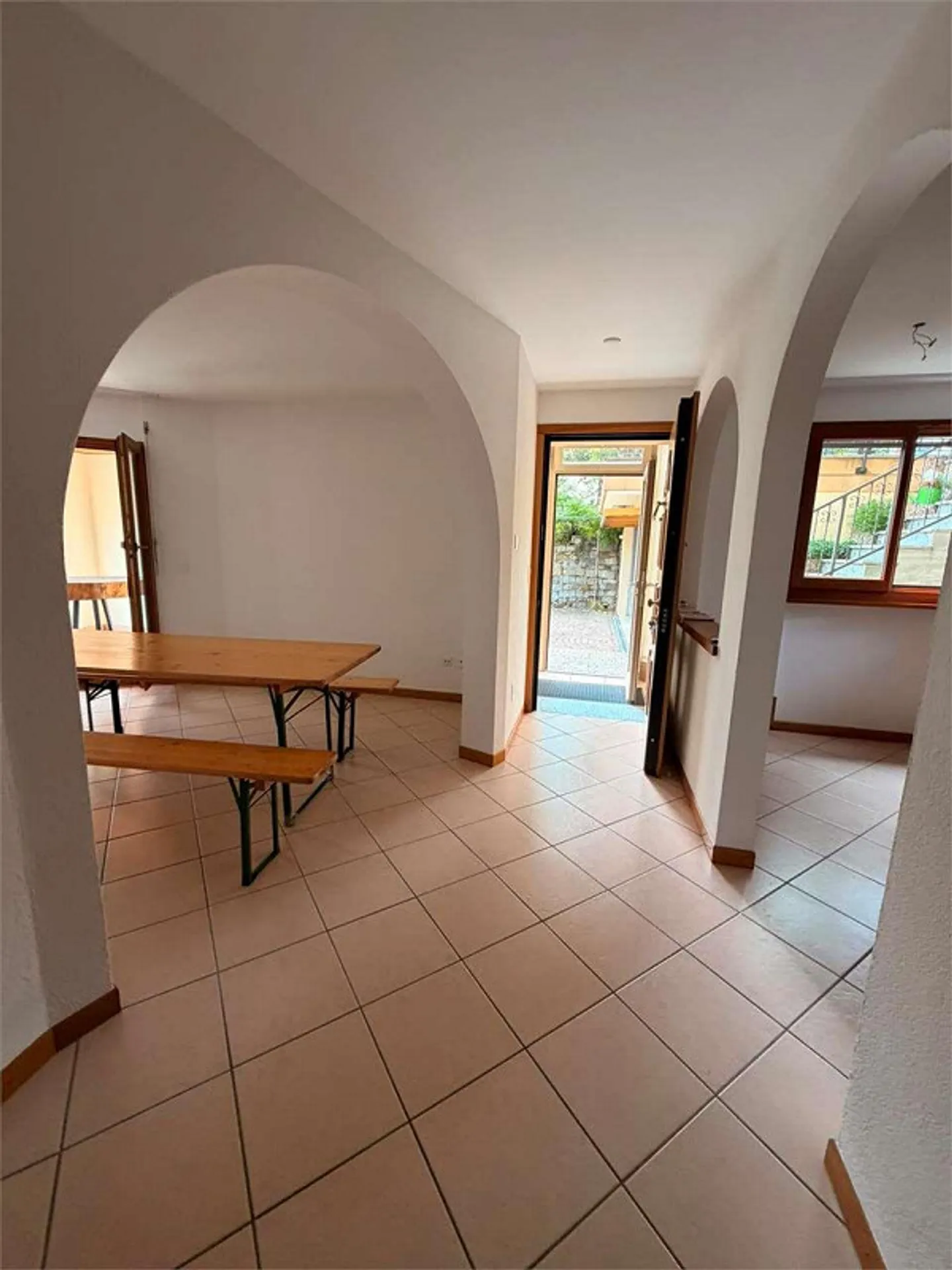 Apartment for Rent with Garden - Photo 3 of 13