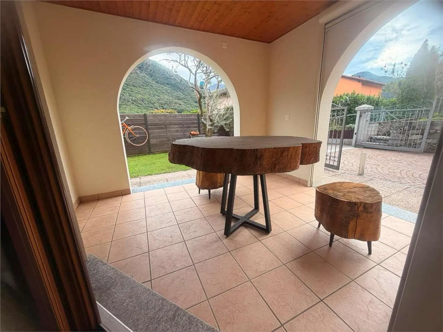 Apartment for Rent with Garden - Photo 10 of 13