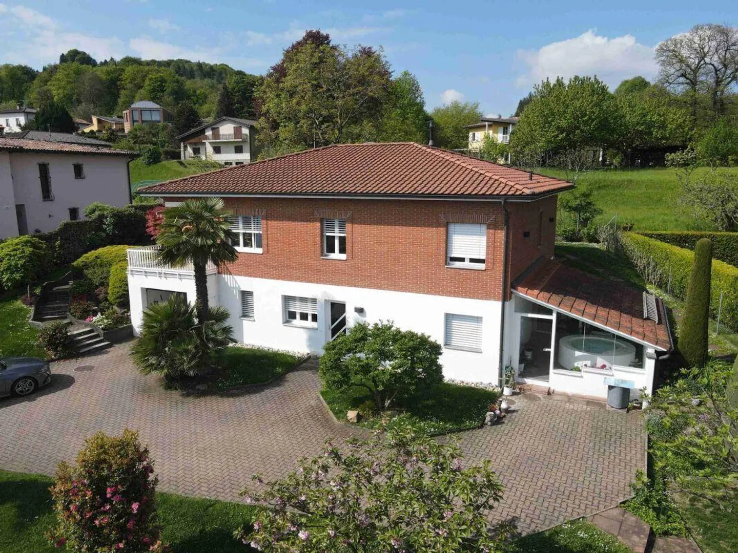 Superbe villa à Carona avec vue, jardin et terrasse - Photo 2 sur 10