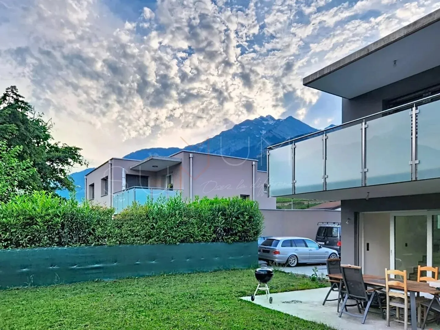 Maison Minergie moderne avec jardin - Photo 1 sur 13