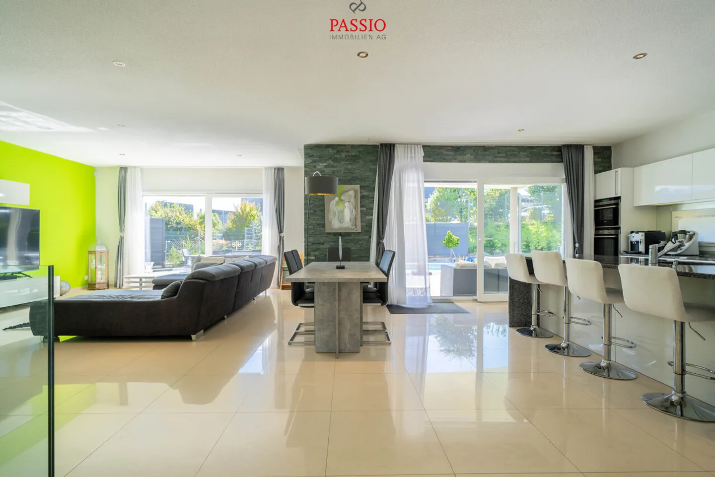 Maison individuelle de 6,5 pièces avec studio, piscine et grand jardin - Photo 6 sur 44