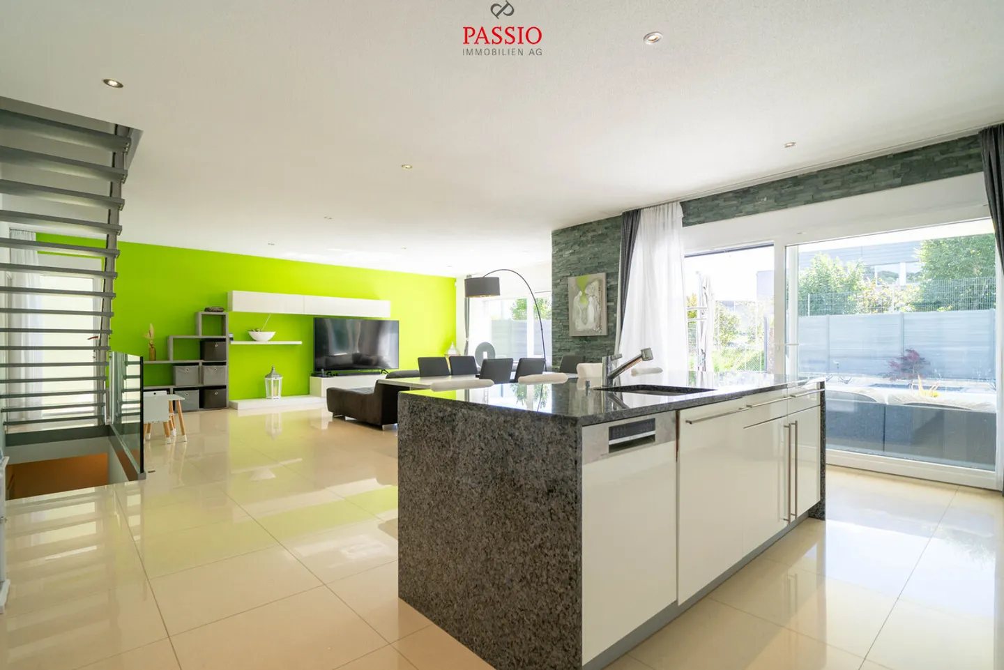 Maison individuelle de 6,5 pièces avec studio, piscine et grand jardin - Photo 4 sur 44