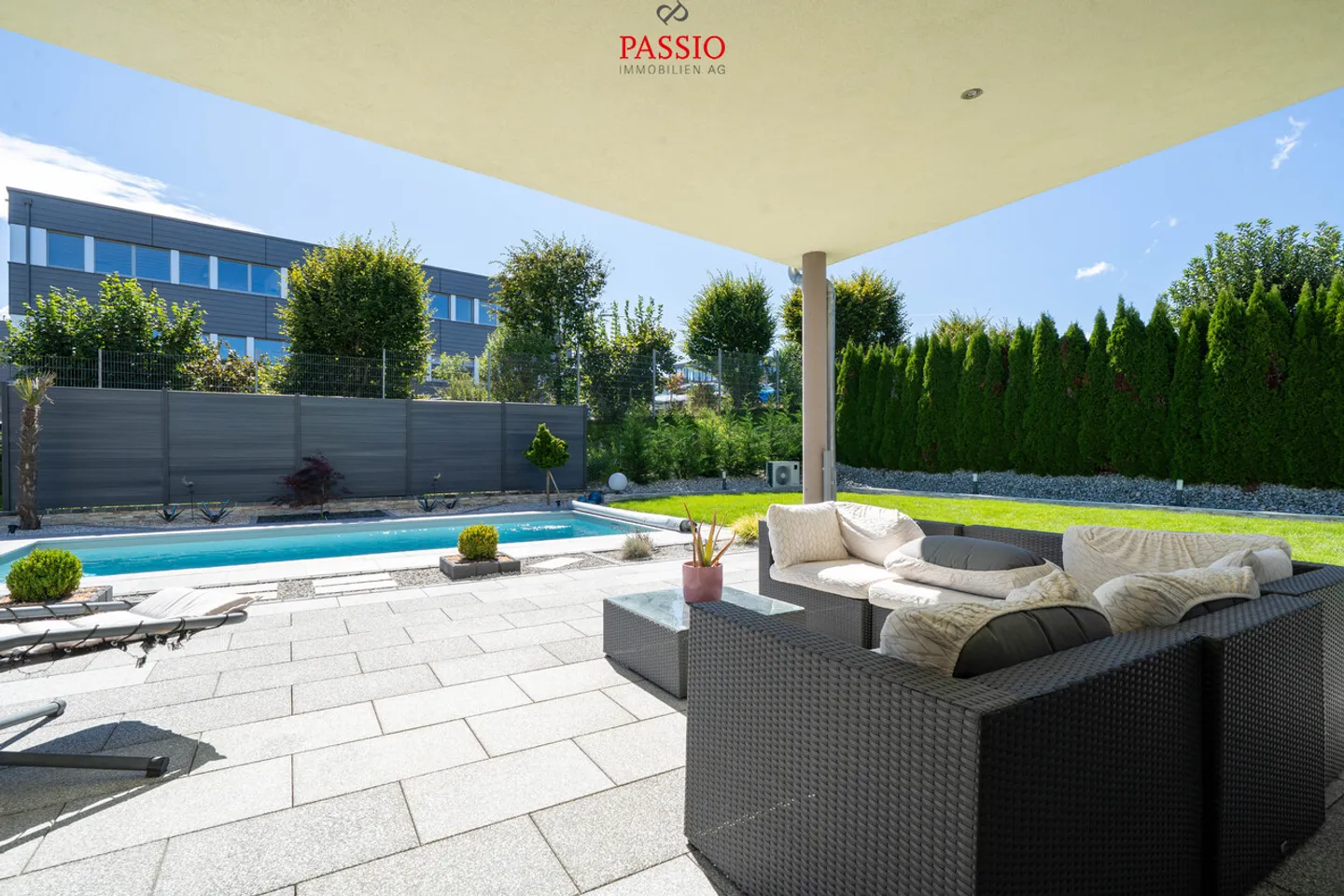 Maison individuelle de 6,5 pièces avec studio, piscine et grand jardin - Photo 12 sur 44