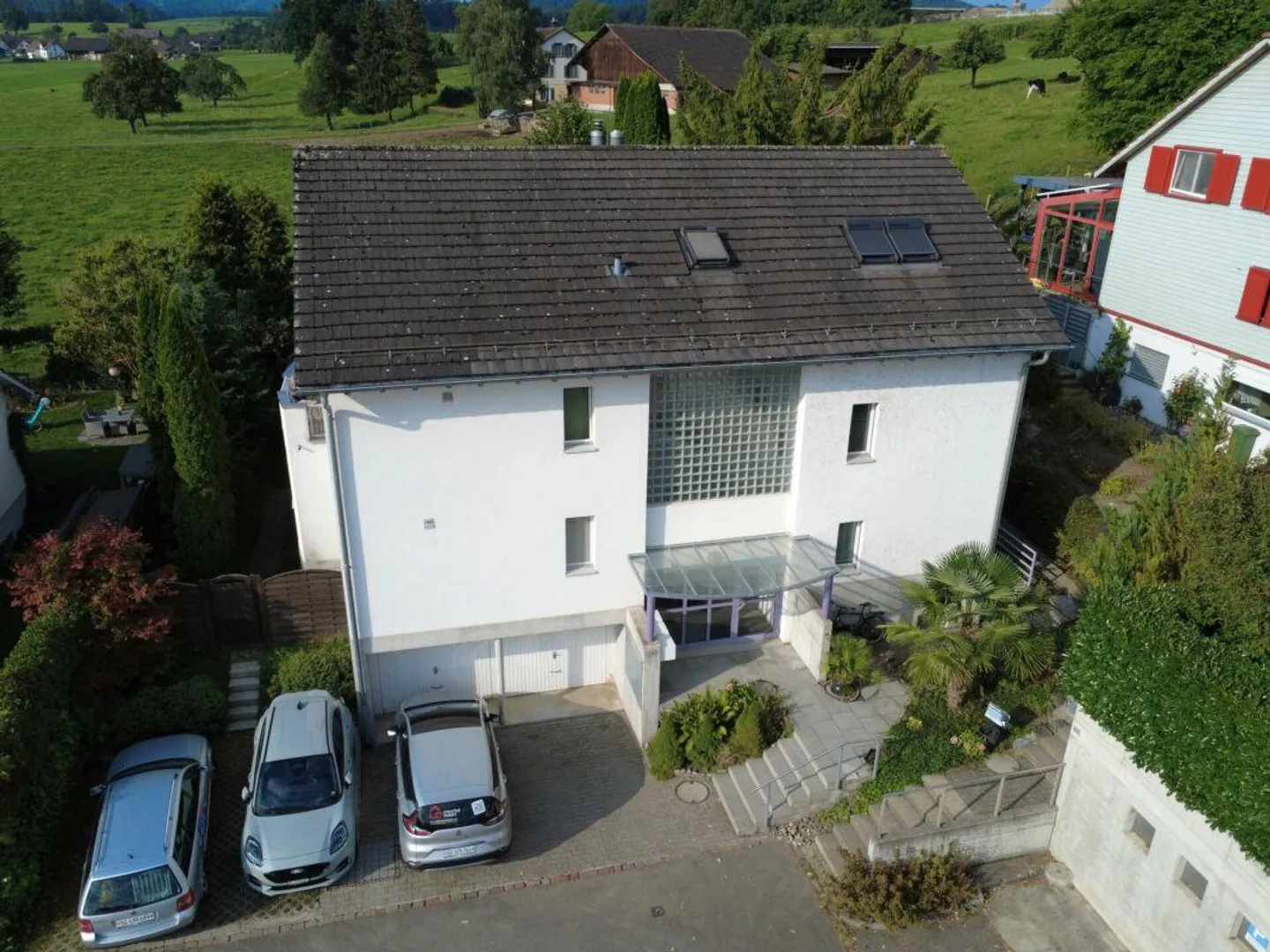 Appartement 4,5 pièces dans une maison de 3 familles - Photo 2 sur 16