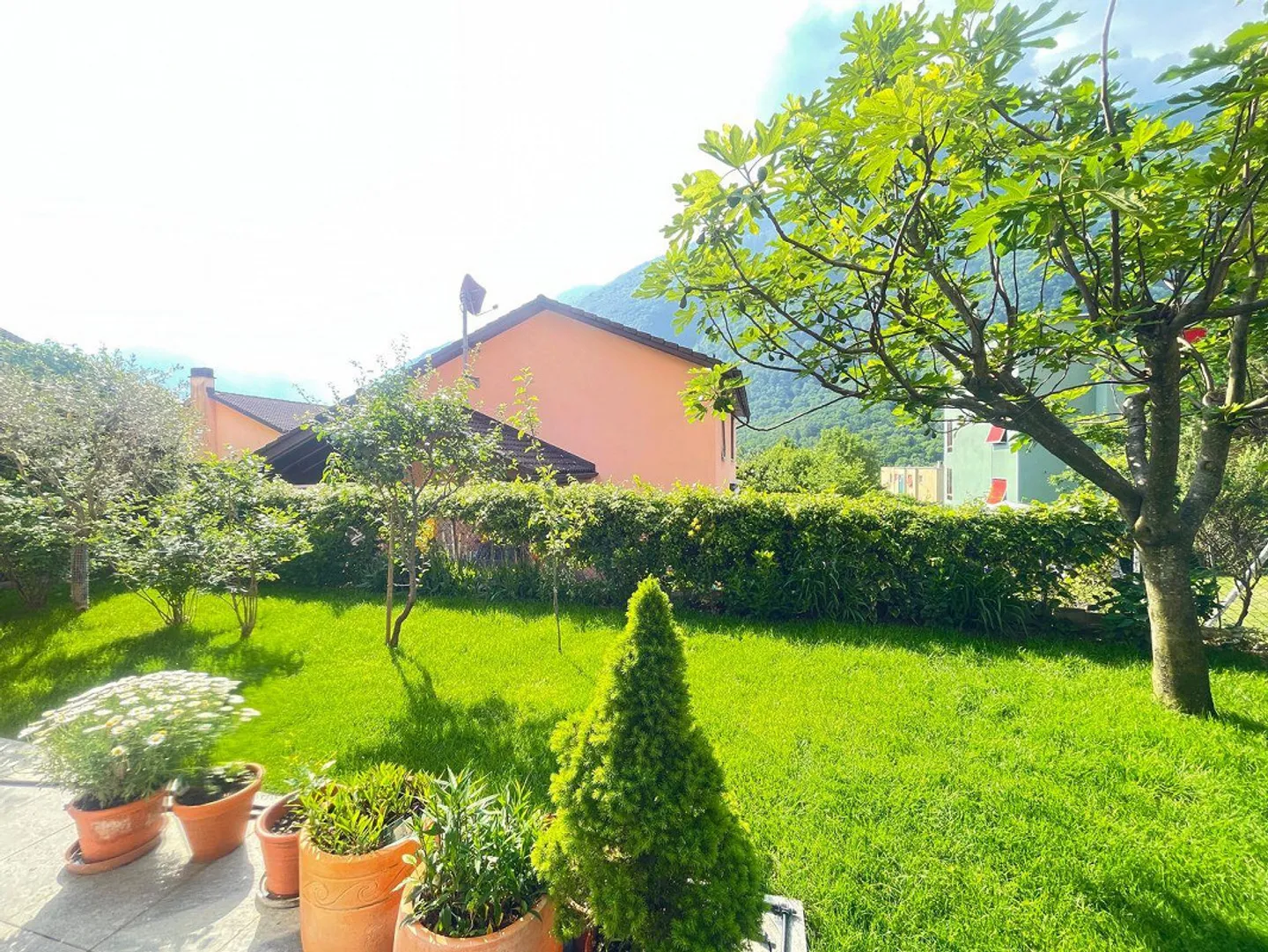 Incantevole Casa Familiare a Lumino - Foto 5 di 20