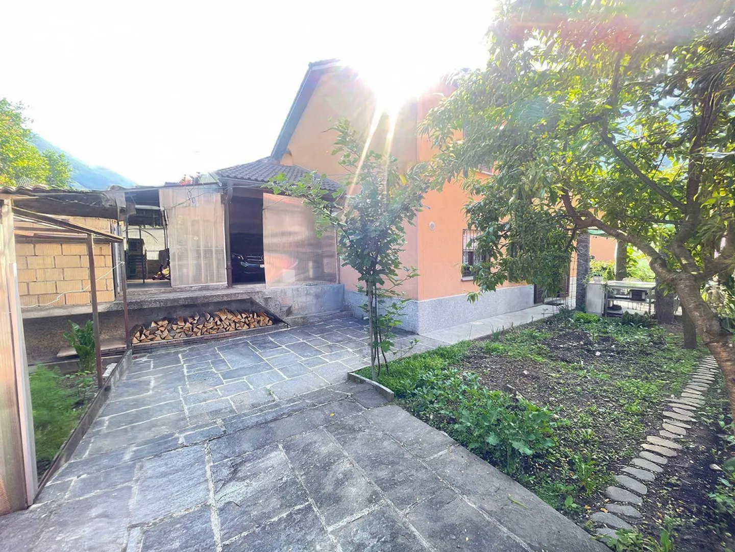 Incantevole Casa Familiare a Lumino - Foto 7 di 20