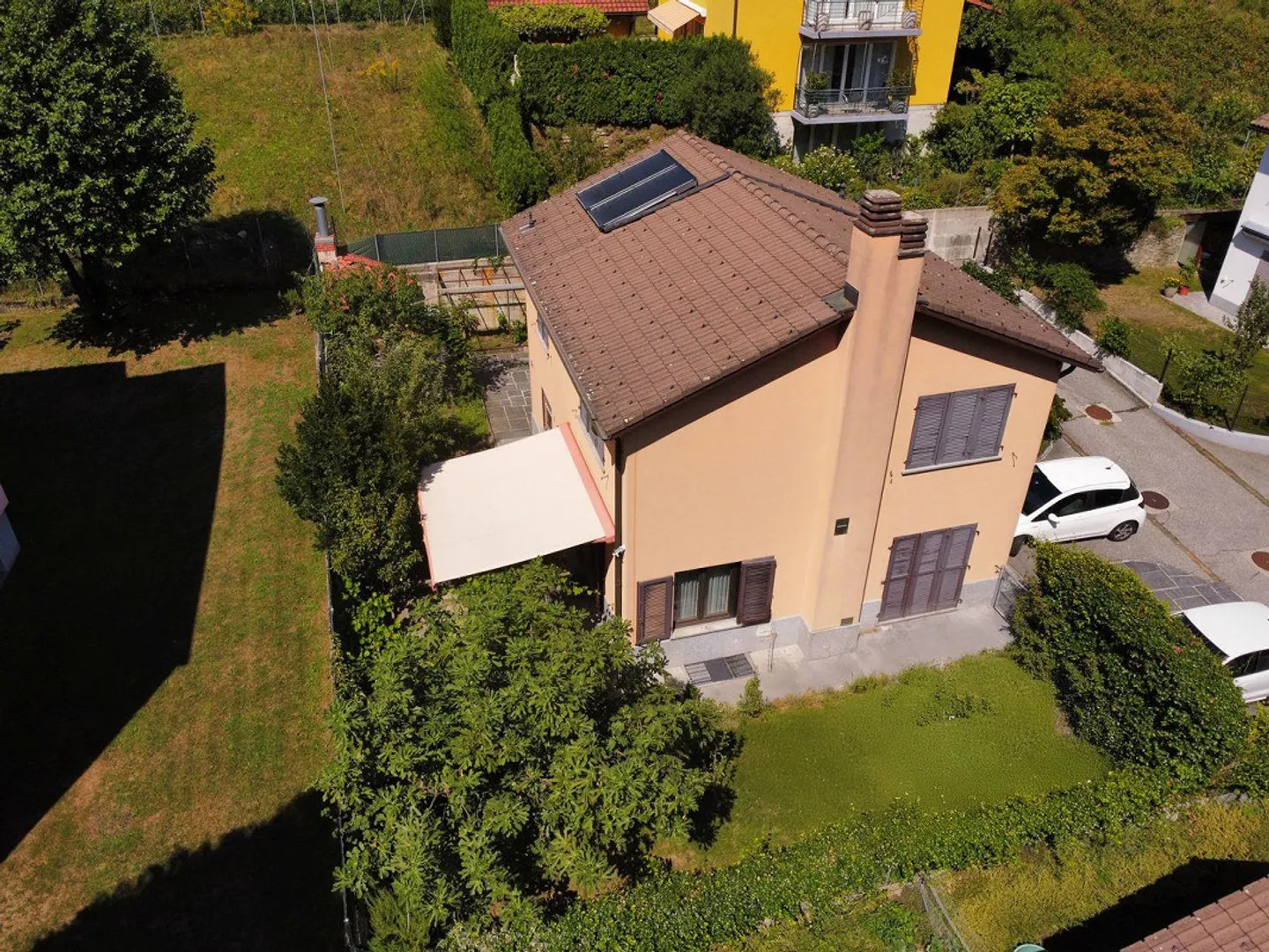 Incantevole Casa Familiare a Lumino - Foto 2 di 20