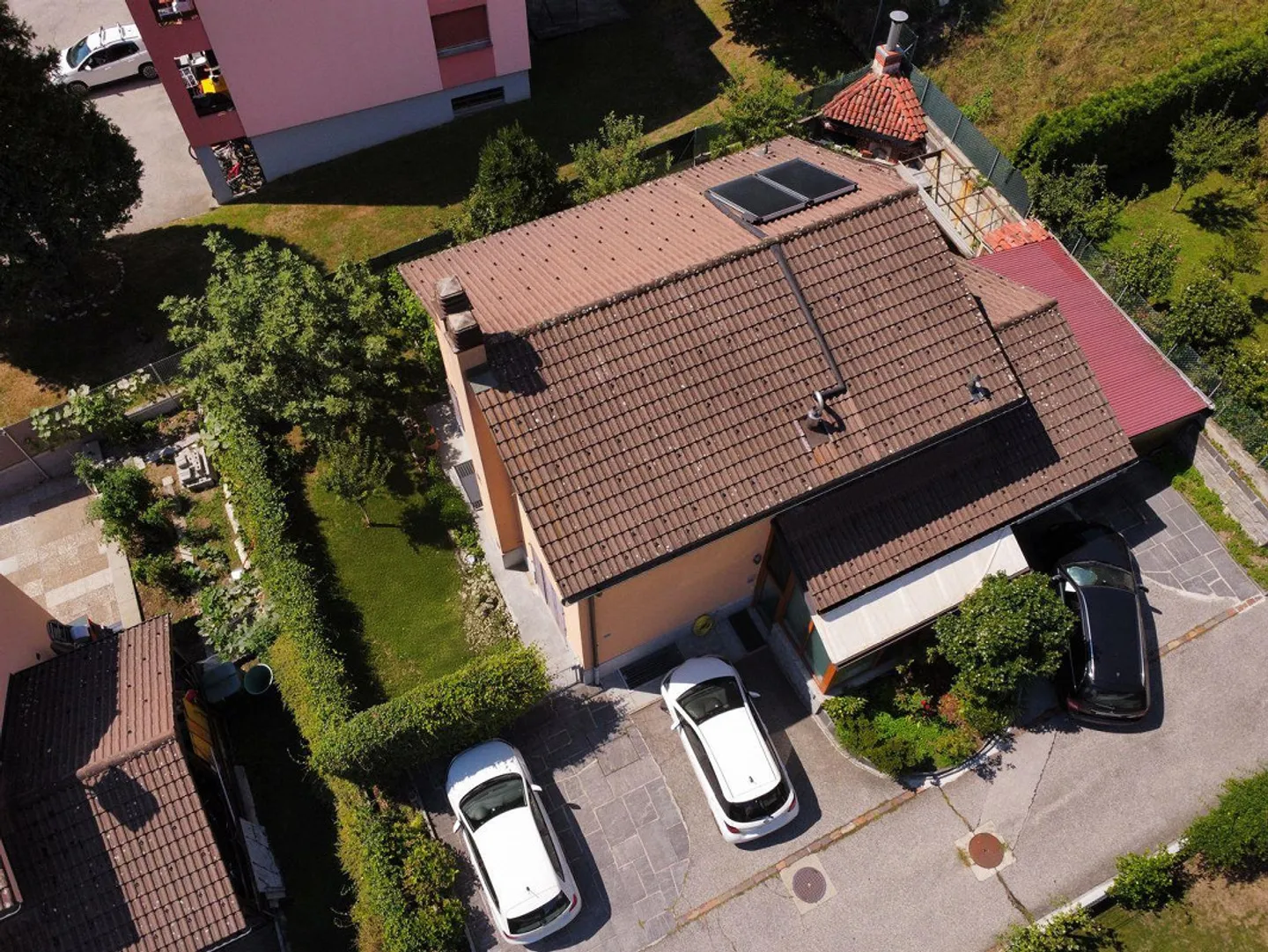 Incantevole Casa Familiare a Lumino - Foto 3 di 20