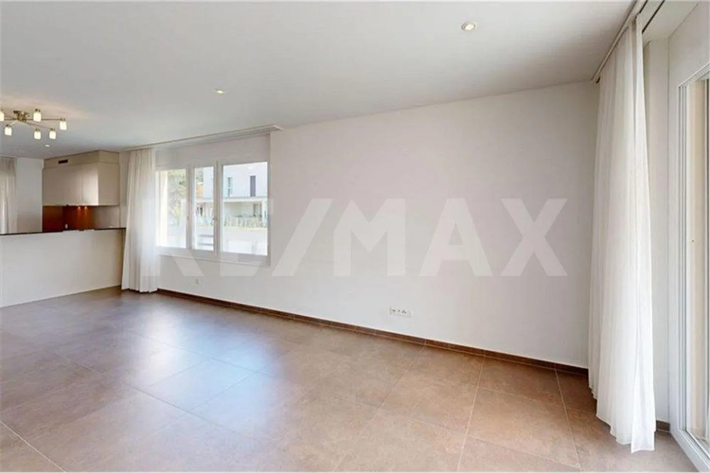 Condominio moderno di 4,5 stanze con un piano ben progettato - Foto 5 di 12