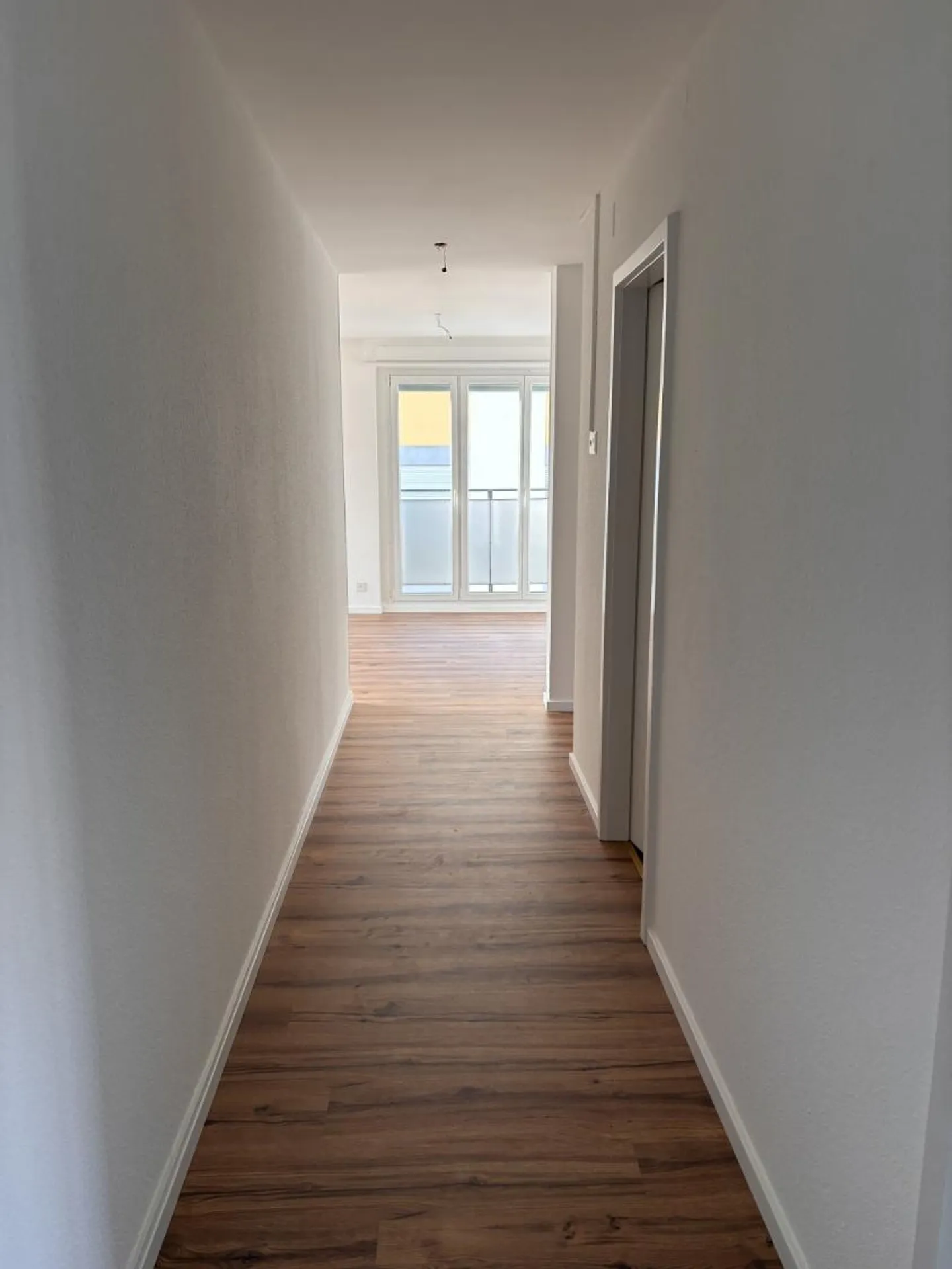 Delémont - Stadtzentrum - geräumige 3,5-Zimmer-Wohnung im 4. Stock - Foto 1 von 16