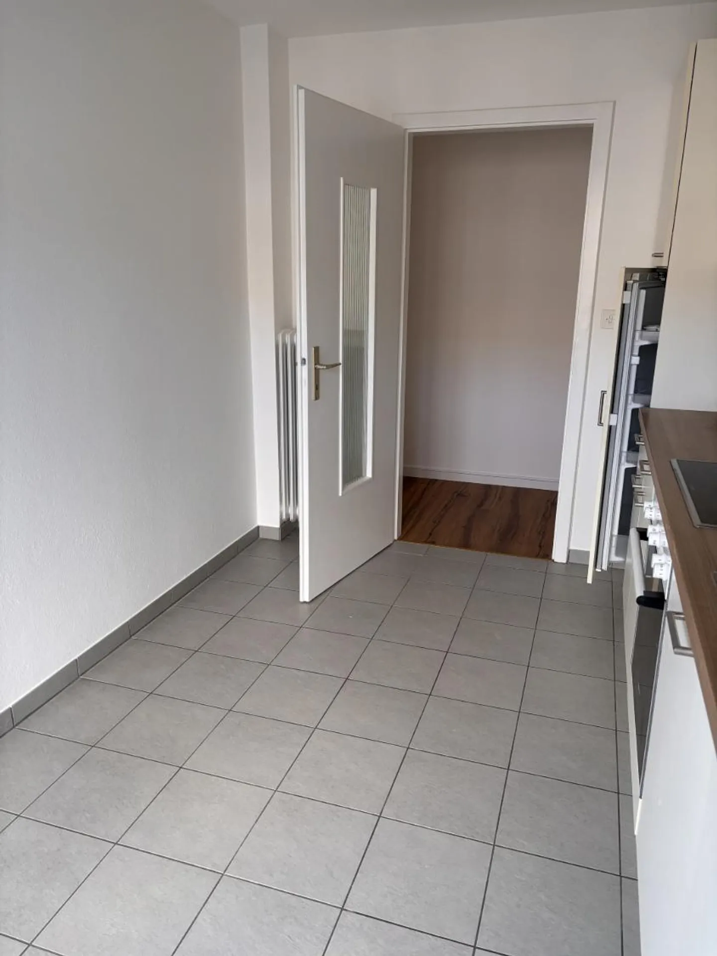 Delémont - Stadtzentrum - geräumige 3,5-Zimmer-Wohnung im 4. Stock - Foto 5 von 16