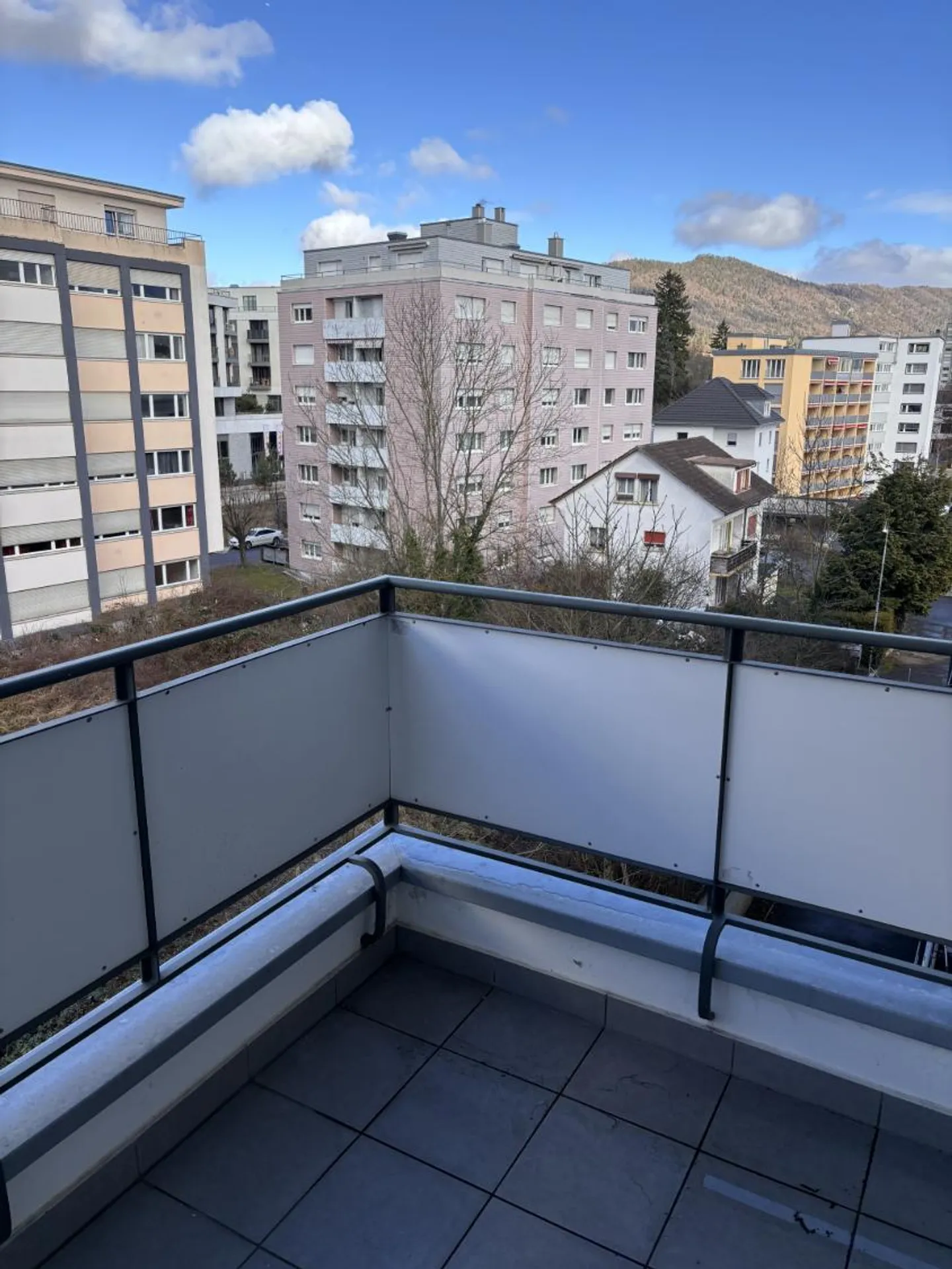 Delémont - Stadtzentrum - geräumige 3,5-Zimmer-Wohnung im 4. Stock - Foto 8 von 16