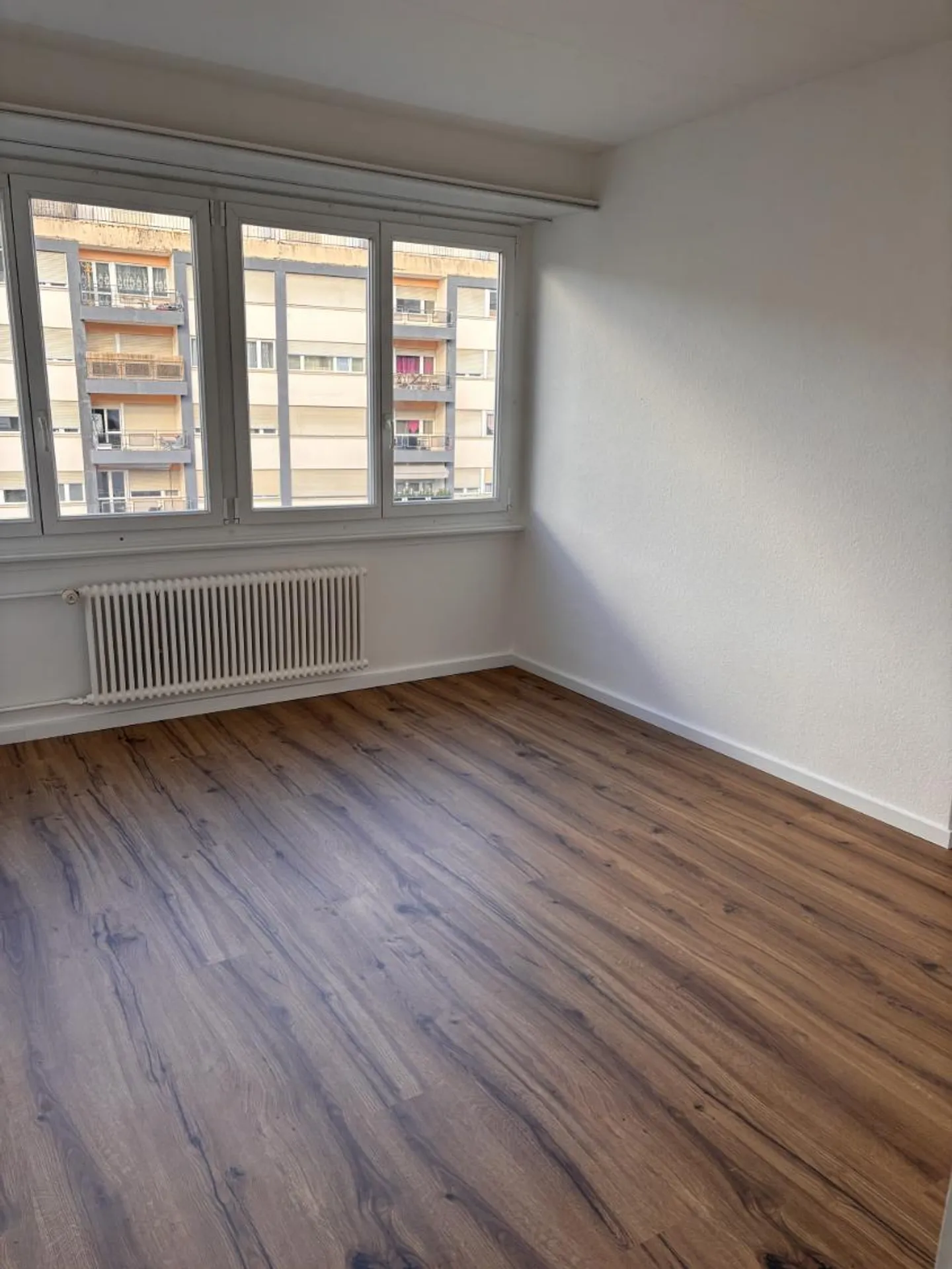 Delémont - Stadtzentrum - geräumige 3,5-Zimmer-Wohnung im 4. Stock - Foto 9 von 16