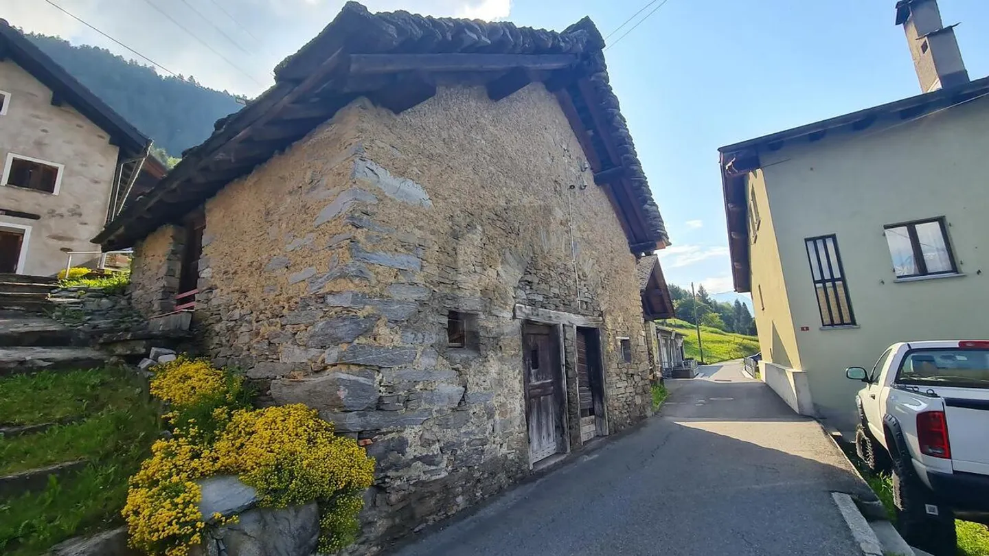 Chalet for sale - Photo 1 of 6